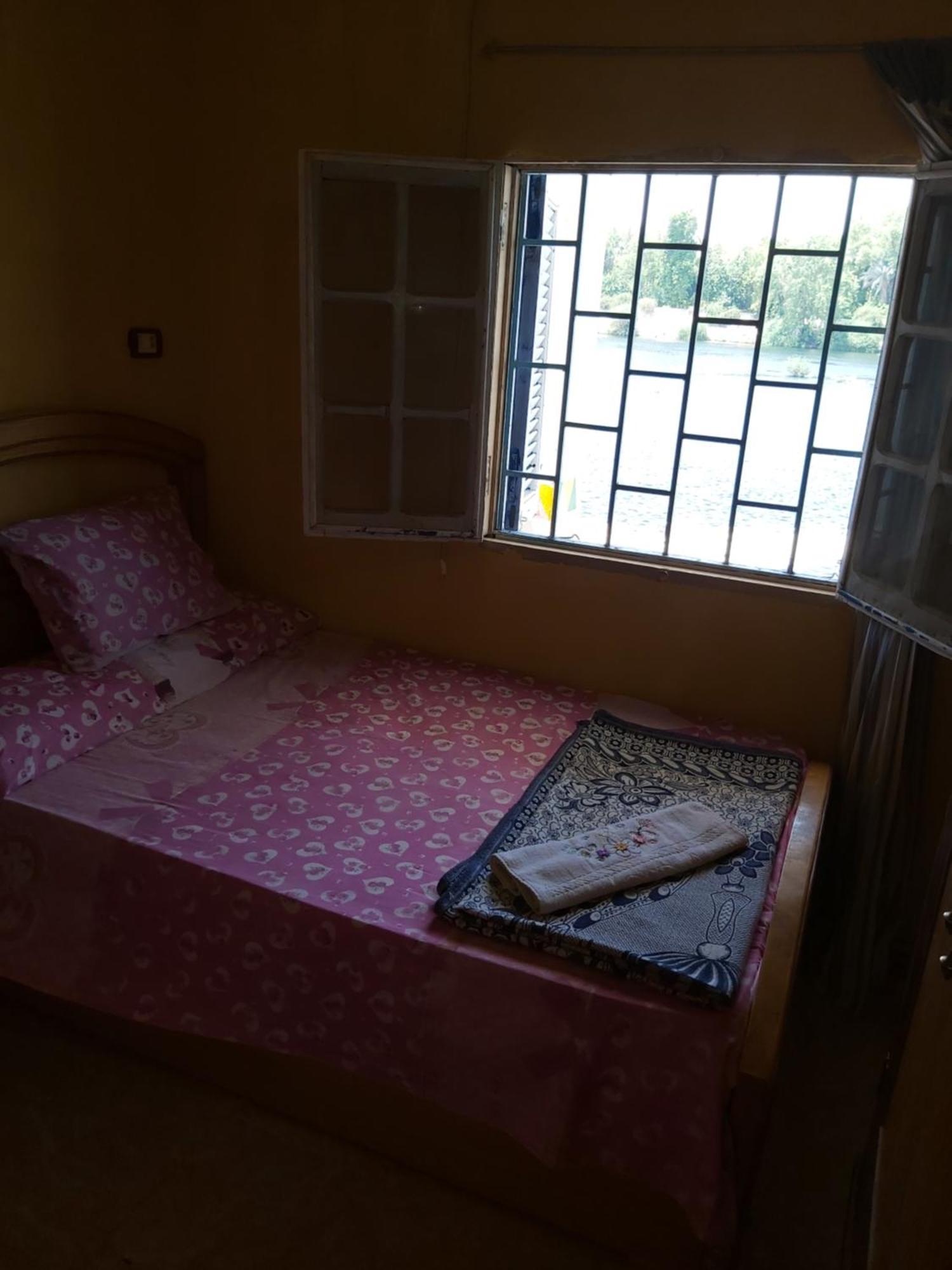Otasho Nile View House Hotell Aswan Rum bild